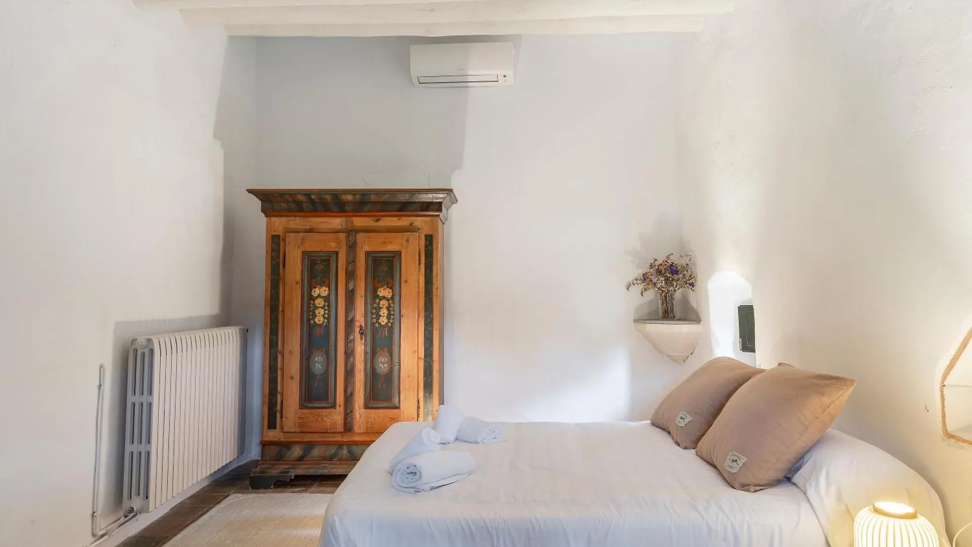 בית נופש Montrás Casa El Moli De Can Burjats Con Piscina Y Chimenea
