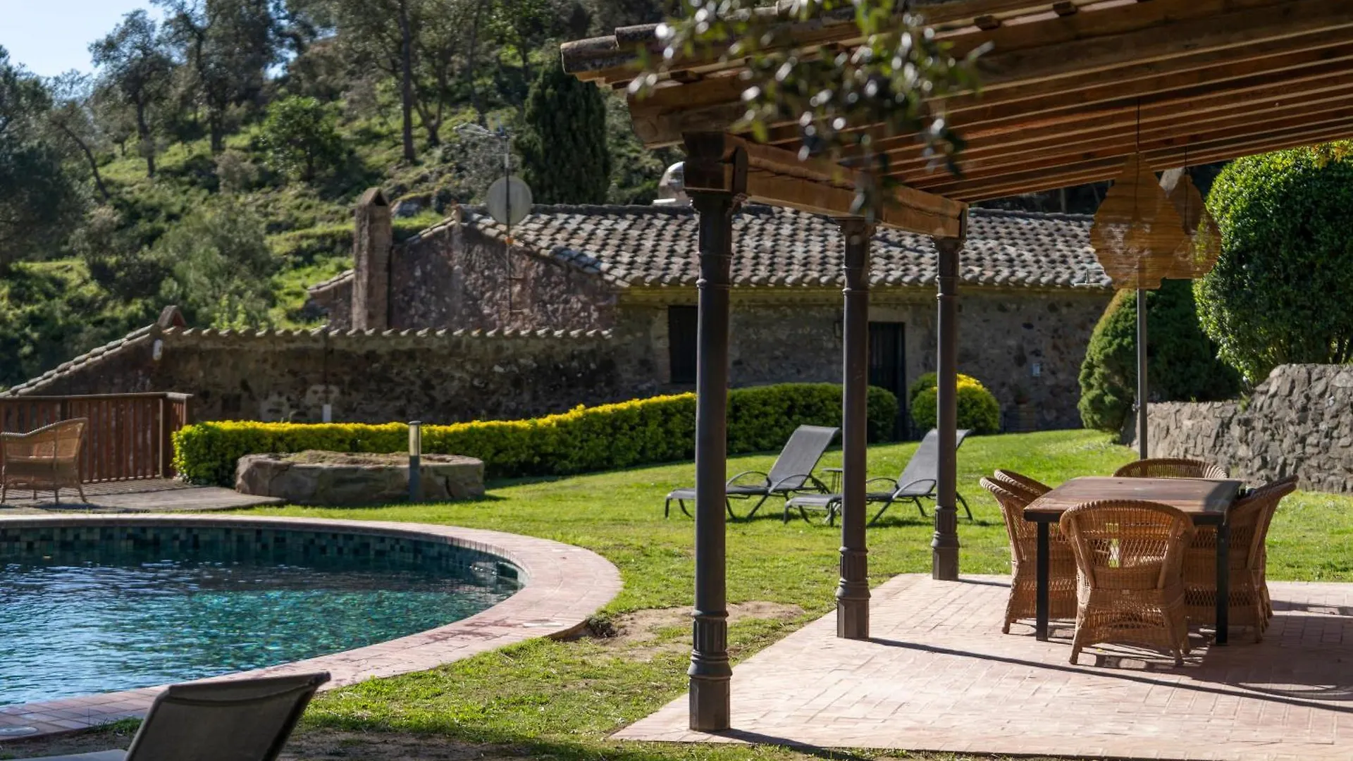Casa El Moli De Can Burjats Con Piscina Y Chimenea Montrás