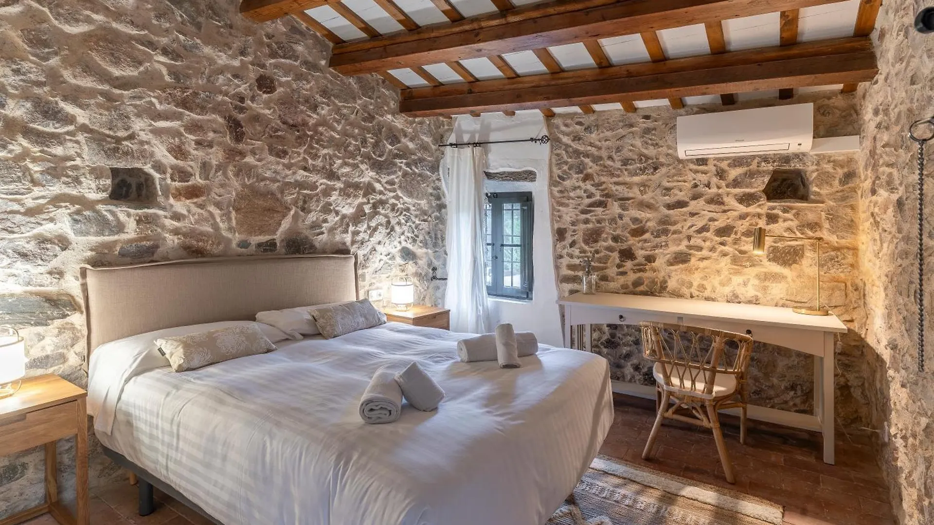 Holiday home Casa El Moli De Can Burjats Con Piscina Y Chimenea Montras